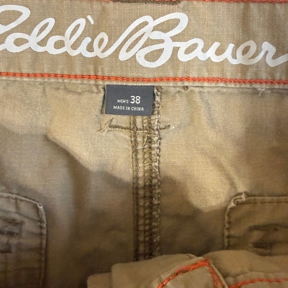 Eddie Bauer Mens Cargo Shorts Tan Khaki 100% Cotton Size 38 Hiking Outdoor - Picture 3 of 9